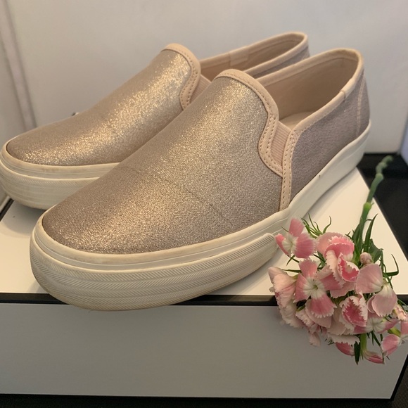 gold slip on tennis shoes